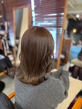 カフカ(KAFKA) グレージュ 外ハネ ブリーチ無し 【ムラカミヒナ】