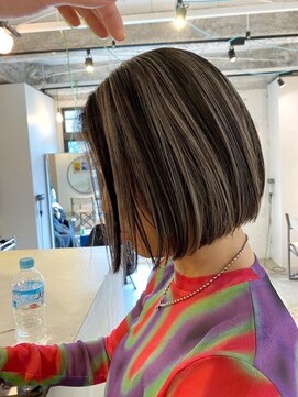 ルーム(Loom.) デザインカラーコントラストハイライト切りっぱなしボブ