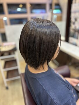 トレセッテ(tre sette) 毛先に動きと軽さを出したショートボブスタイル