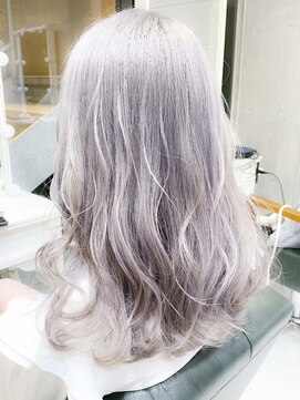 デイズ(days) 【10～20代人気】ハイトーンロング×ホワイトシルバーカラー