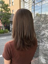 トリート 市川店(TREAT)&nbsp;オリーブカラー×レイヤースタイル