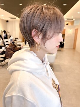 シシ 大宮(She 2.) 乾かして丸くなるショート/丸みショート/前髪/ベージュカラー