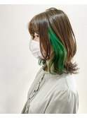 オリーブベージュ×イヤリングカラーグリーン