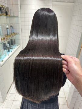 ロンドルーチェ 心斎橋(Lond luce) ダークアッシュ/ミディアムレイヤーカット［髪質改善/縮毛矯正］