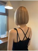小顔 ワンレン 大人可愛い ミルクティーベージュ ボブ 前下がり