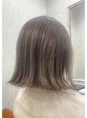 アッシュベージュ　切りっぱなしボブ