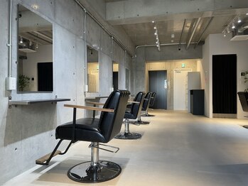 ブルニール 心斎橋(BLEUNIR)の写真/10:00～20:00だから帰りが遅い方でも、時間を気にせず利用できるのが嬉しい♪大阪/心斎橋/本町/メンズ