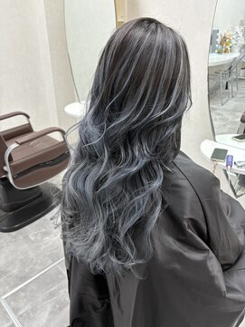 プリンが気になりにくいバレイヤージュ