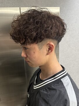 リオールバイニアウ(RE:ALL by Niau) MEN’S HAIR/波巻きツイストスパイラル/リバースセンターパート