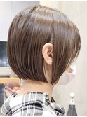 横浜西口ショートボブ顔周りレイヤーボブイルミナカラーベージュ