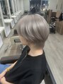 アッシュ 鴨居店(Ash) ブリーチをしてシルバーカラーに仕上げました