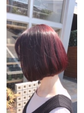 オレンジ カウンティ(ORANGE COUNTY) 艶レッドカラーワンレンボブ