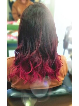 サウスイーストヘアー(SOUTH EAST Hair) ピンキーレッドグラデーションカラー