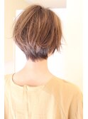 大人可愛くニュアンス毛先束感ショート