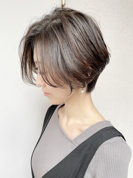 オーティティ(O-TETE) O-tete グレージュカラーショートヘアスタイル