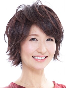 お洒落なグレイカラー☆[ハイトーン][ヘナ]［ヘアマニキュア］豊富なカラー剤であなたに合った髪色を♪