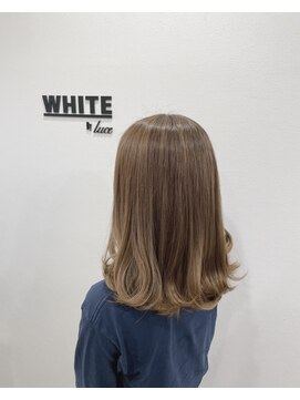 アンダーバーホワイト 阪神西宮店(_WHITE) ブリーチを使わない透明感カラー シークレットカラー