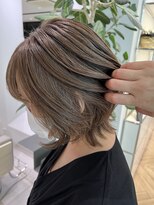 ステア ケース(stair case)&nbsp;シンプル簡単♪1色でさらっと白髪活かしベージュ　40代50代60代