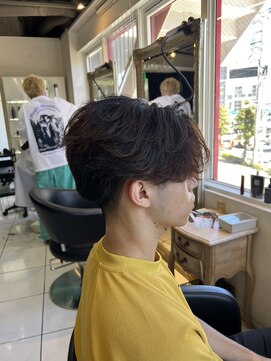 アイズ 海老名(AIZU) センターパート　ニュアンスパーマ　カルマパーマ