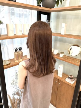 ジーナ 福岡千早(Zina) 【SAKI】艶ストレート×ブルージュカラー