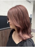 ピンクベージュ