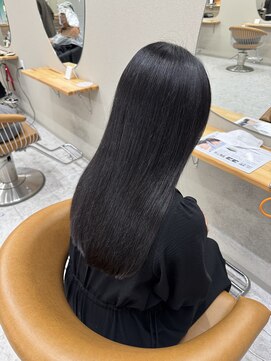 シカ 神戸三宮元町店(Cica) 髪質改善 トリートメント 三宮 工場 ストレート 黒髪 ロング元町