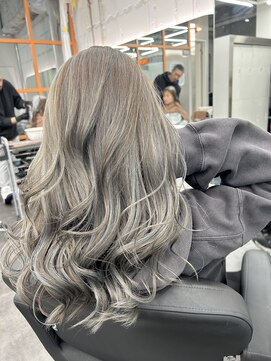 エイト 立川店(EIGHT) ☆ミルフィーユハイライト×アッシュグレージュ☆