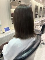 リー 尼崎(Lee) 切りっぱなしボブ × 明るめミルクティーベージュ