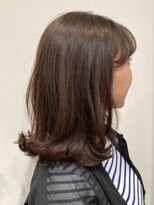 シルフィ(sylph)&nbsp;ミディアムレイヤー外ハネワンカール簡単スタイリング30代