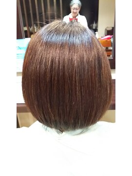 ジェルベーラ(Gerbera) 癖毛リマインdeツヤツヤ内巻きショートボブ(シニア)