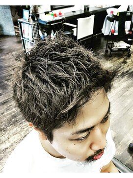 ヘッズ(HEADS) アッシュカラーのモテショート