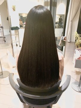 フラックス(FLUX) 艶髪ロング