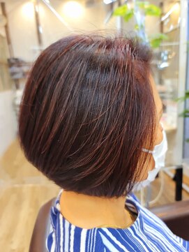 ヘアーズビースリー ポートサイド 大人丸みショートXヘアマニキュア レッド 40代50代60代