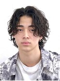 ツイストスパイラルパーマ 波巻きパーマ センターパートウルフ