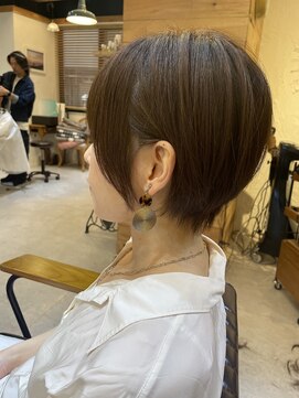 チリンバイロストシティー(Chillin by LOSTCITY) ショートボブ白髪ぼかし髪質改善