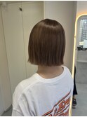 ブラウンベージュ×切りっぱなしボブ