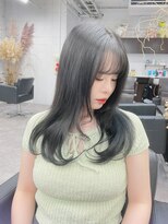 リラ(LILAC)&nbsp;レイヤーカット/ワンカール/クロスパーマ/透明感カラー/20代