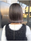 グレージュハイライトボブ