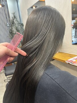 コモレビ(komorebi) 【八田瞳】オリーブグレージュ/ブリーチなしカラー