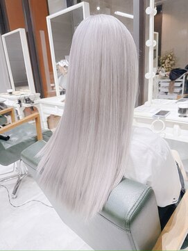 デイズ(days) 高明度ホワイトブロンドで作る艶ストレートロング