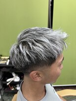 ヘアサロンナンバーワンクラブ上和田本店&nbsp;鬼ホワイトメッシュ