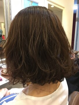 ミディアムボブ デジタルパーマ L ユアーズ Yours のヘアカタログ ホットペッパービューティー