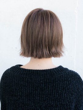 ルティア 池袋(Lutia) 切りっぱなしボブで外ハネスタイル
