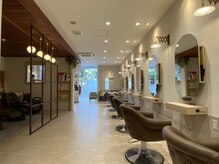 アンプヘアー 六地蔵店(unpeu hair)の雰囲気（落ち着いた店内で白髪染めやカラーについて丁寧にカウンセリング）