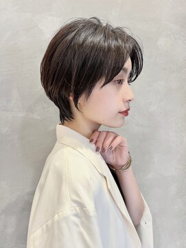 トルネード(TORNADO) 大人ショートヘア レイヤー 前髪なし かっこいい 暗髪K05-28