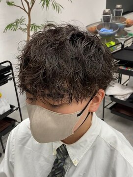 ラヴィズムバイフィフス(LUVISM by fifth) ツイストスパイラルパーマツーブロック刈り上げメンズマッシュ