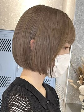 サンクプロジェクト(cinq PROJECT) ダブルカラーミルクティーベージュカラーケアブリーチミニボブ