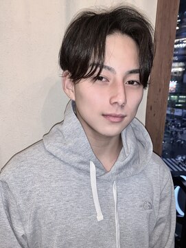 ユーフォリア 渋谷グランデ(Euphoria SHIBUYA GRANDE) 毛流れパーマ センターパート