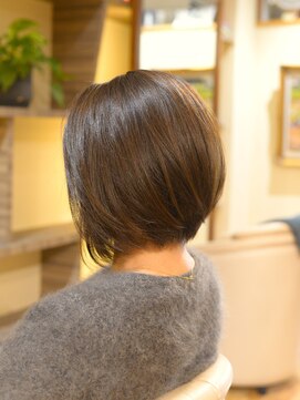 ナウン(noun) ボブ×明るめ白髪染め