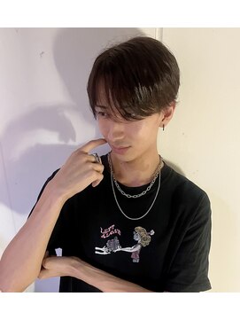 レジナヴィータ 栄(Reginavita) 毛流れセンターパート